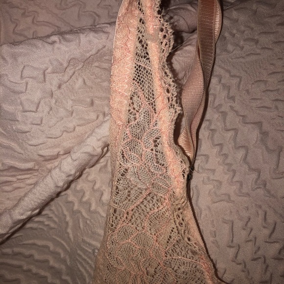 Marilyn Monroe 34D light pink bra - Picture 3 of 6